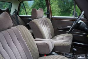 Afbeelding 17/89 van Mercedes-Benz 300 SEL 6.3 (1972)