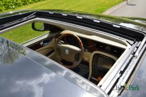 Immagine 13/50 di Jaguar XJ 2.7 D (2008)