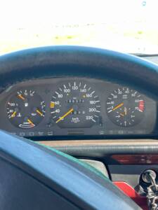 Bild 6/10 von Mercedes-Benz 230 CE (1990)
