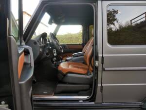 Image 13/38 of Mercedes-Benz G 500 (LWB) (2016)