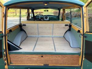 Image 16/24 of Morris Minor 1000 Traveller (1968)