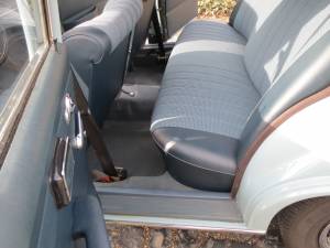 Imagen 12/25 de Mercedes-Benz 200 D (1966)