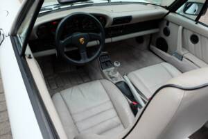 Afbeelding 22/59 van Porsche 911 Carrera 2 (1991)