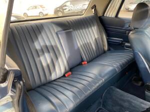 Immagine 5/5 di Mercedes-Benz 500 SLC (1981)