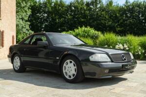 Image 2/50 of Mercedes-Benz 300 SL (1990)
