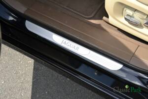 Immagine 38/50 di Jaguar XJ 2.7 D (2008)