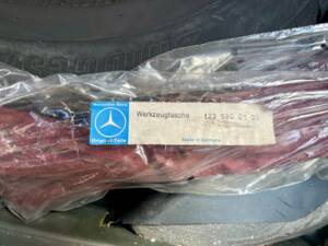 Bild 54/65 von Mercedes-Benz 380 SEC (1983)