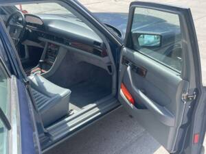 Immagine 5/10 di Mercedes-Benz 420 SE (1989)