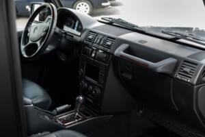 Obraz 25/28 pojazdu Mercedes-Benz G 500 (SWB) (2012)