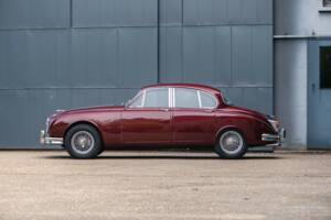 Image 12/25 of Jaguar Mk II 3.4 (1967)