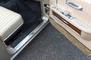 Bild 37/100 von Lincoln Continental Convertible (1965)
