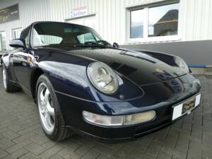 Image 21/29 of Porsche 911 Carrera (1995)