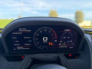 Immagine 26/30 di McLaren 720S (2021)