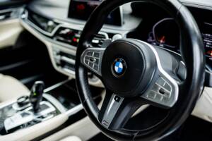 Bild 37/46 von BMW 740d xDrive (2022)