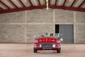 Image 4/27 of MG MGB GT (1972)
