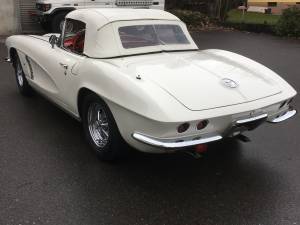 Image 15/25 of Chevrolet Corvette (1962)