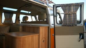 Image 13/26 of Volkswagen T1 Brasil &quot;Samba&quot; (1975)
