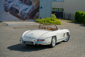Image 10/38 of Mercedes-Benz 300 SL Roadster (1961)