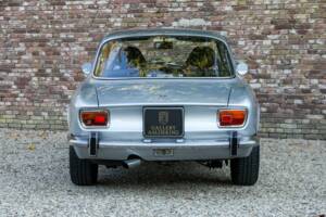 Image 6/50 of Alfa Romeo 1750 GT Veloce (1970)