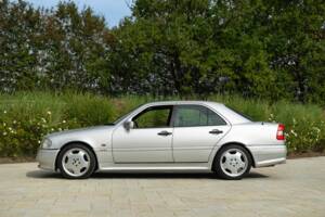 Image 5/50 of Mercedes-Benz C 36 AMG (1995)