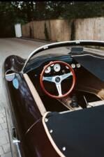 Image 8/15 of Intermeccanica Speedster (1973)
