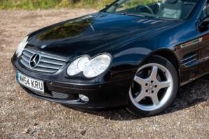 Image 46/50 of Mercedes-Benz SL 350 (2004)