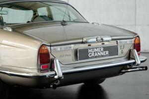 Bild 15/50 von Jaguar XJ 6 L 4.2 (1975)