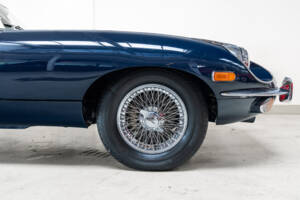 Image 26/36 of Jaguar E-Type (1969)