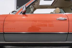 Image 25/89 of Mercedes-Benz 500 SLC (1980)