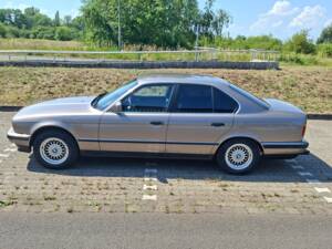 Bild 6/16 von BMW 525i (1988)