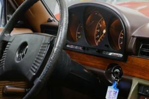 Bild 19/23 von Mercedes-Benz 280 SE (1979)