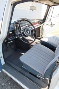 Image 14/50 of Mercedes-Benz 220 b (1965)