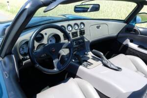 Image 31/35 of Dodge Viper RT/10 (1994)