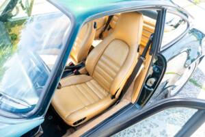 Image 26/35 of Porsche 911 Carrera 2 (1990)