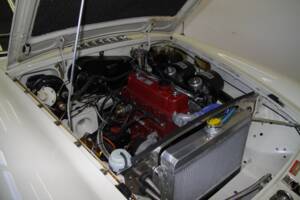 Bild 20/28 von MG MGB GT (1968)
