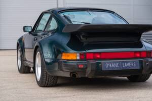 Image 21/52 of Porsche 911 Carrera 3.2 (1989)