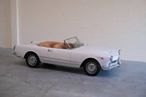 Image 12/16 of Alfa Romeo 2600 Spider (1962)