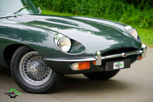 Image 17/61 de Jaguar Type E (2+2) (1969)