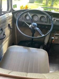 Image 8/9 of Volkswagen T2a Westfalia (1971)