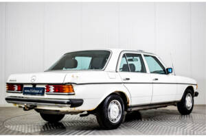 Bild 2/46 von Mercedes-Benz 240 D (1982)