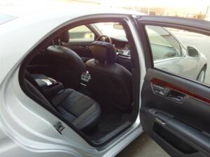 Image 53/98 of Mercedes-Benz S 500 L (2007)