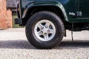 Image 23/50 de Land Rover Defender 90 Td5 (1999)