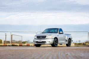 Image 14/50 of Ford F-150 SVT Lightning (2002)