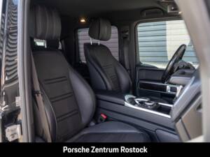 Bild 10/23 von Mercedes-Benz G 400 d (LWB) (2021)