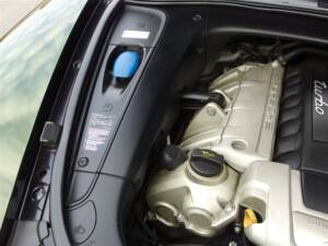 Image 80/99 of Porsche Cayenne Turbo (2007)