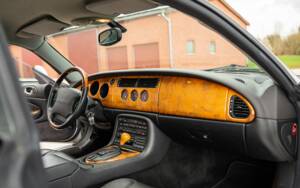 Bild 27/37 von Jaguar XKR (2001)