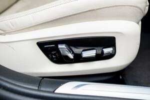 Afbeelding 25/46 van BMW 740d xDrive (2022)