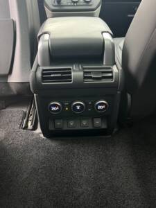 Afbeelding 12/14 van Land Rover Defender 90 P300 AWD (2021)