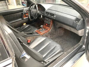Image 12/49 de Mercedes-Benz SL 280 (1995)