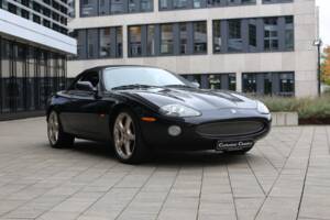Immagine 41/45 di Jaguar XKR (2001)